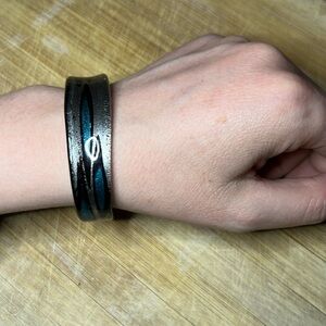 Beautiful Glass Bangle Bracelet Blue Silver Black Women’s